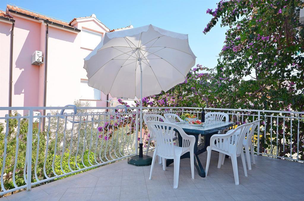 Apartments Sime Vodice Ngoại thất bức ảnh